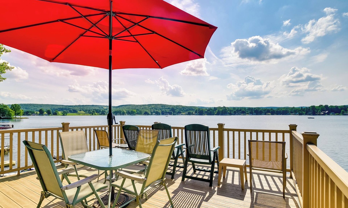 Scottsburg Cottage | Waterfront Escape on Loon Lake: Private Beach!