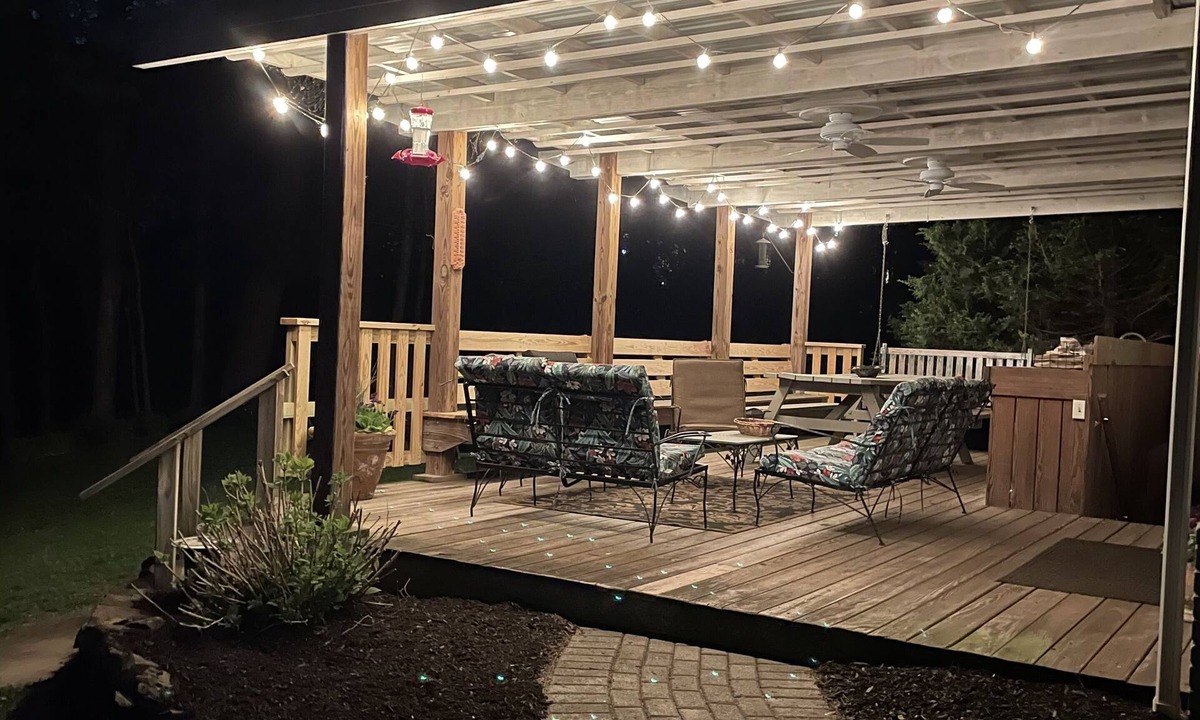 Middletown House | Waterfront retreat near Hershey Park. Sleeps 10.