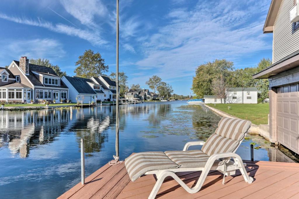 Enchanted Hills House | Waterfront Syracuse Home: Deck, Fire Pit & Kayaks