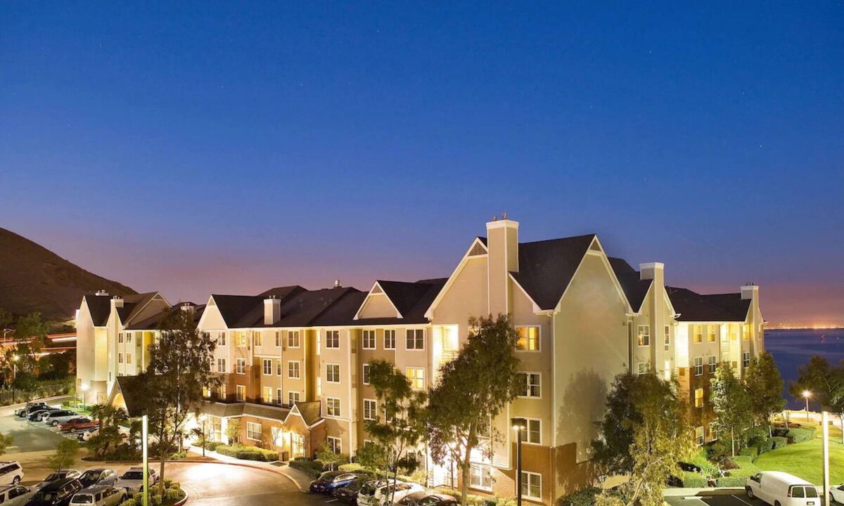 Oyster Point Hotel | Waterfront Suite | Free Breakfast, Just a short drive to Union Square