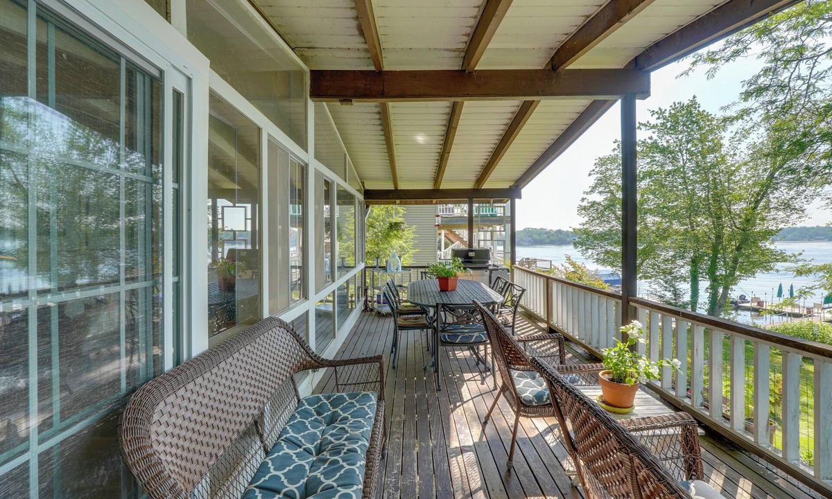 Kauneonga Lake House | Waterfront White Lake Vacation Rental!