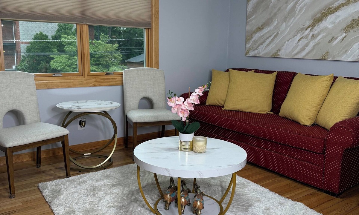 Hackensack Apartment | We have a spacious updated two bedroom apartment. Four person maximum - NO PETS