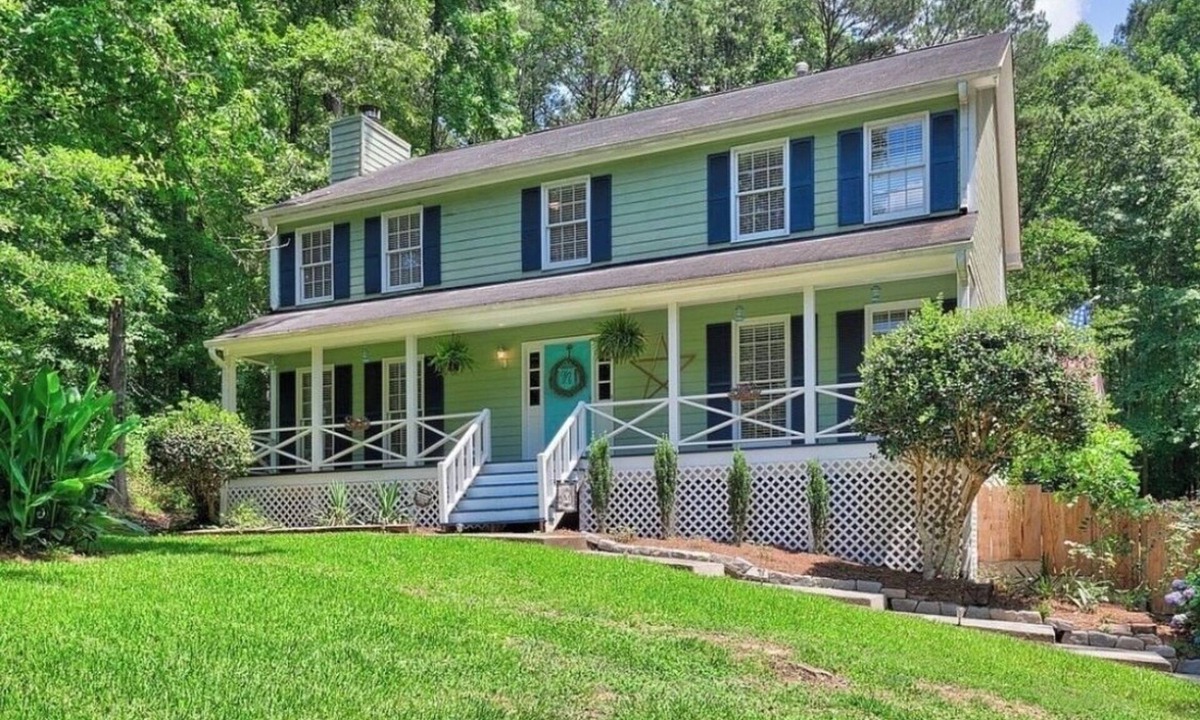 Church Street Apartment | Welcome to Ina’s Guest Suite Great location in Fayetteville, Georgia!