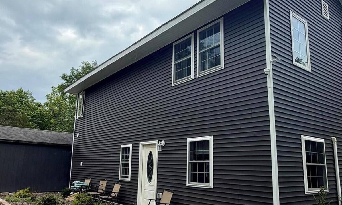 New Paltz House | Welcome to New Paltz. Charming 3-bedroom house with AC, WIFI,
