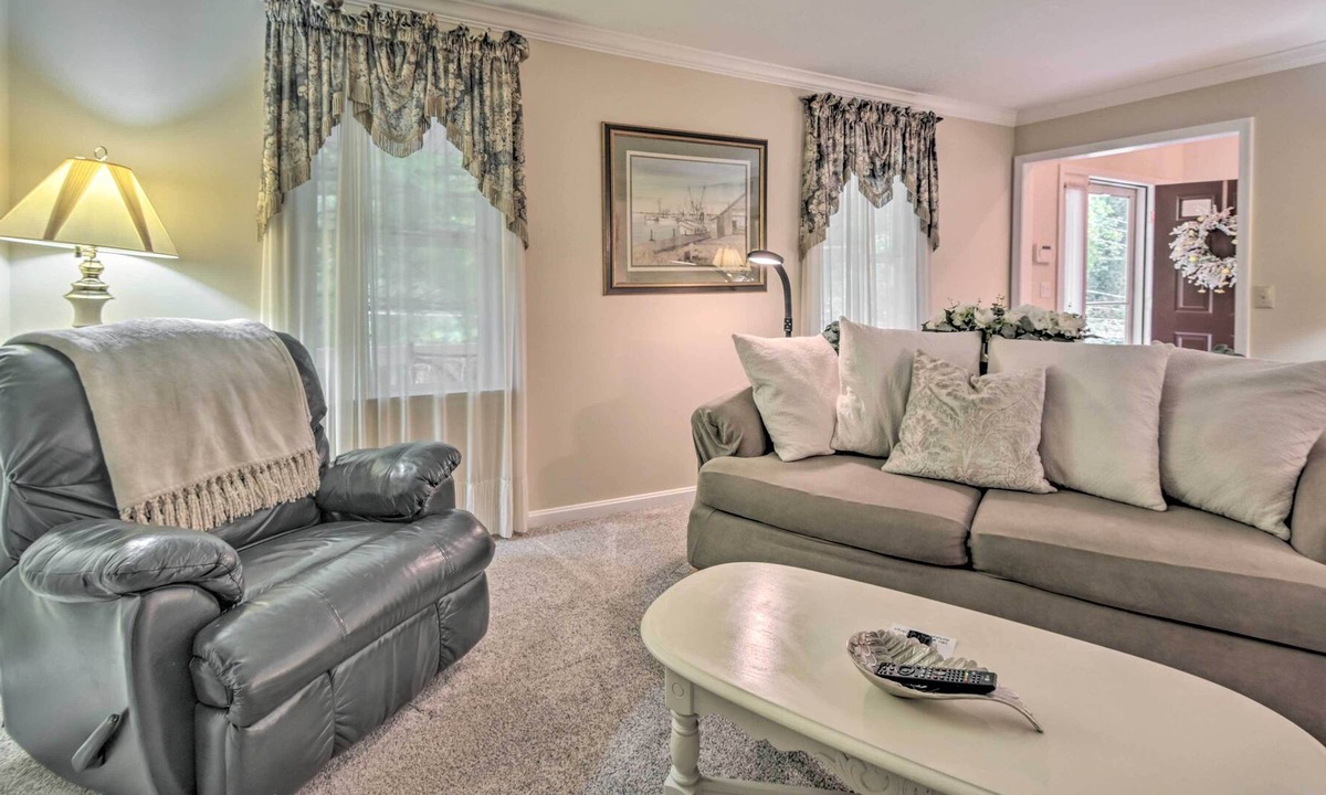 New Cumberland House | ‘Whitetail Ridge’ New Cumberland Home with Yard!