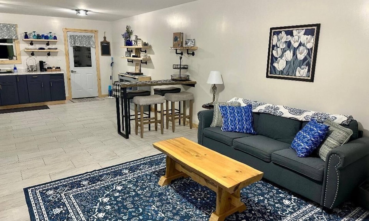 Smithfield Apartment | Whitsendsport unit 4 1 bedroom & queen pull out couch on 50 acres Smithfield