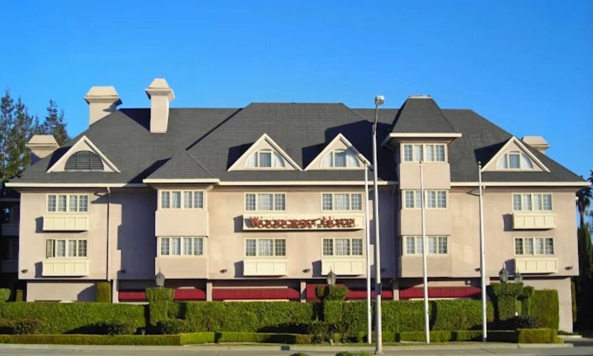 West San Jose Hotel | Win the Big Game while staying at the Woodcrest Hotel Cupertino. 7.2 mi Drive!