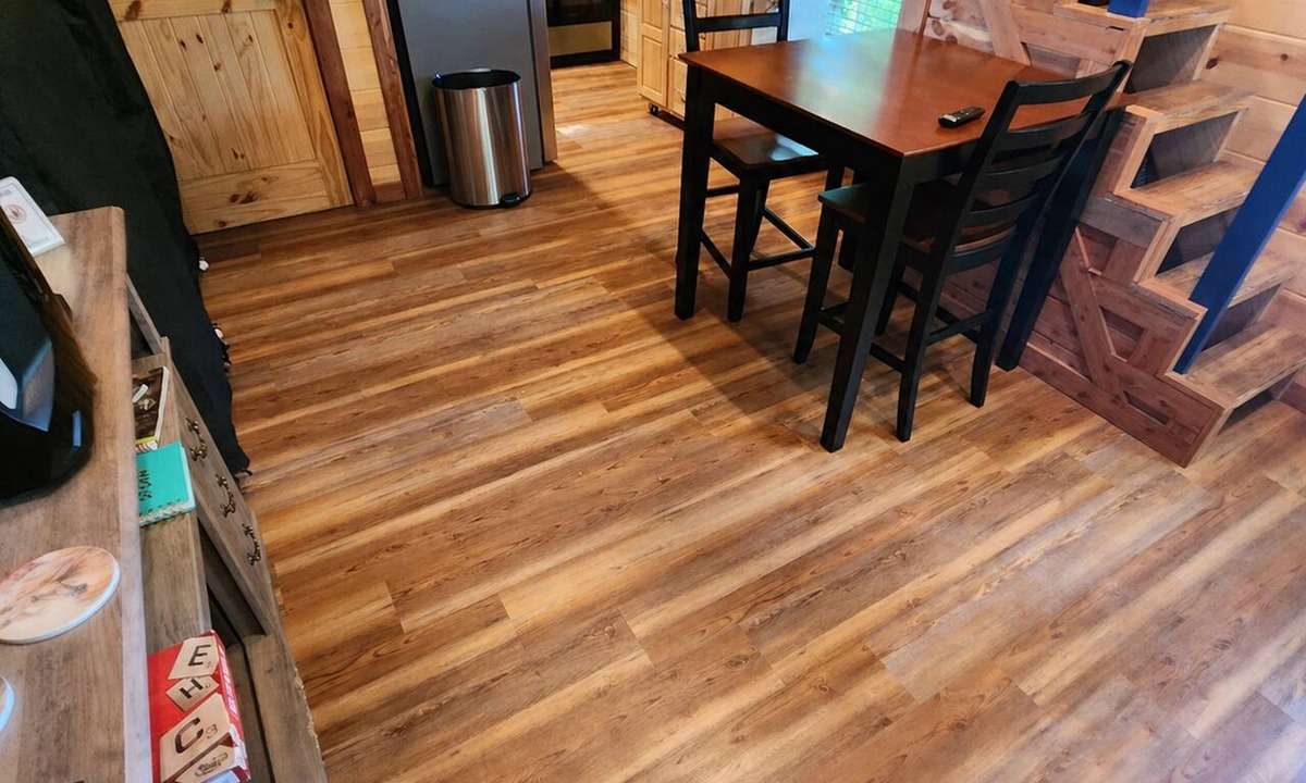 Marshall Hotel | Windstorm Cabin