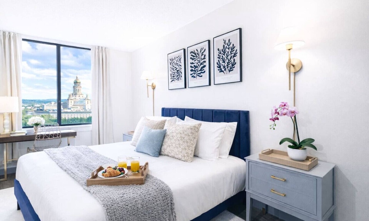 Downtown Hartford Apartment | XL Center Downtown Condo w/Onsite Parking and Gym