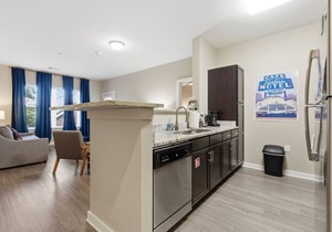 ~2bd 2bth~Sleeps 6~1 mi. to Broadway~ #201
