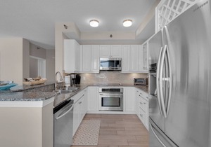Beach Colony East 15A- 3BD/3BA Gulf front w/Beach Service & Onsite Management