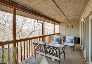Family-Friendly Condo: 1 Mi to Silver Dollar City!