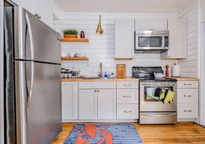 Spacious West End Retreat, Walk Everywhere, Prime Portland Location