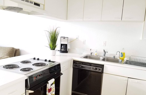 South Beach Condo | 1 Bedroom condo, walking distance to Moscone center and down town.