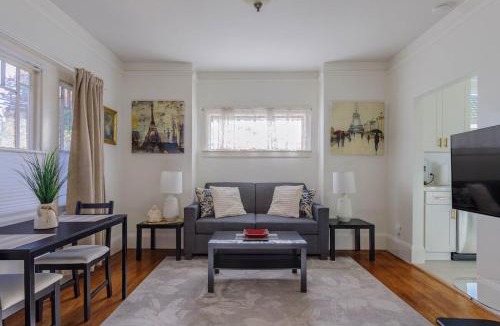 Poets Corner Apartment | 1 Berkeley - Entire Apartment - Private, Spacious
