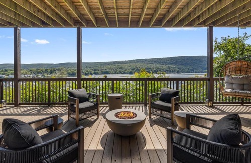 Greenwood Lake Villa | 1 Hour Drive from MetLife Stadium, World Cup Base, Lakeview Villa with Private Hot Tub, Firepit & Spacious Decks with Breathtaking Cliff Views