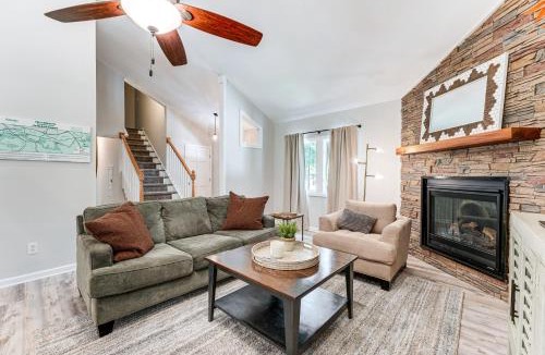Alpharetta House | ~ 1 Mi to Dtwn Alpharetta: Home w/Screened Porch!