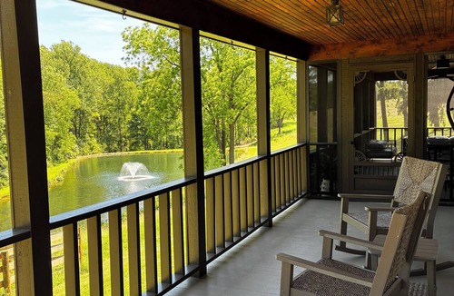 Porters Sideling House | 100 acre Farmstay with Hot Tub and Sauna