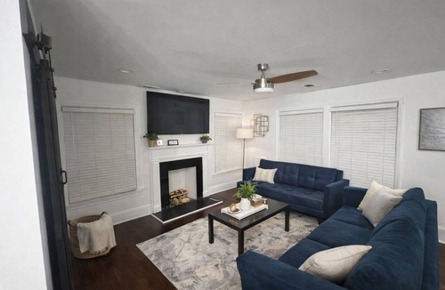 East Point House | 12 Min to Mercedes-Benz Stadium 2BR Sleeps 5 4 Min to MARTA