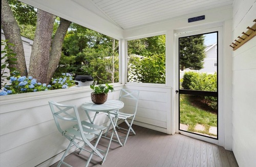 South Rehoboth Cottage | #14 Dog-Friendly 2BR Ocean-Block Cottage in Rehoboth. Steps to Beach & Boardwalk