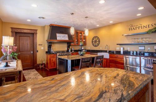 Clarion House | 15 off Summer Special Mansion Pet-Friendly