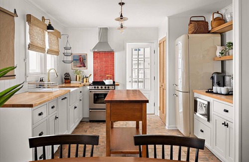 South Rehoboth Cottage | #16 Dog-Friendly 2BR Ocean-Block Cottage with Washer/Dryer in Rehoboth Beach