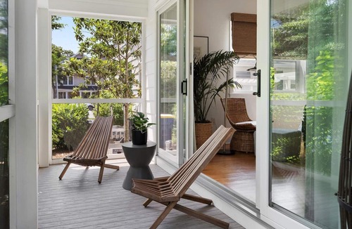 South Rehoboth Cottage | #18 Dog-Friendly 3BR Ocean-Block Cottage with Private Screened Porch in Rehoboth