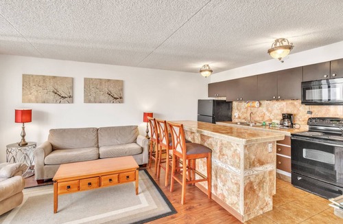 Waikiki Condo | 19th Floor Condo with Lanai & Sea Views - FREE Parking!