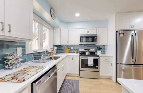 Bethany Beach Condo | 1st-floor Sea Colony Tennis condo with gym, & sauna
