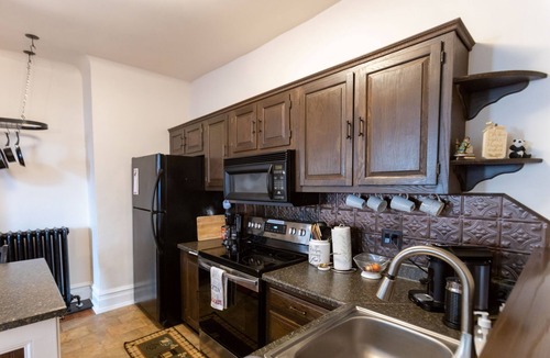 Jim Thorpe Apartment | 1st Flr 2BR Downtown Near Opera House.Dedicated Parking. Dog+ with host approval