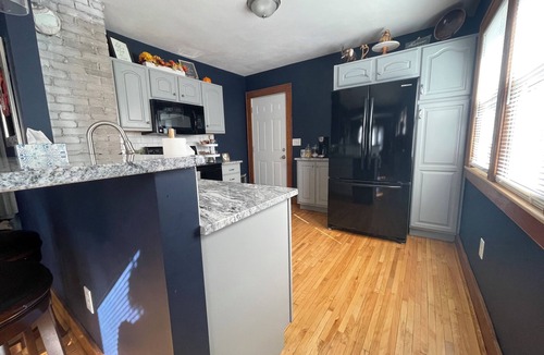 Syracuse House | 2 bed,Retreat Near SU, Airport, Thruway, I-81,Destiny,Fairgrounds,Dome, Amp.