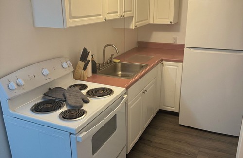 Whitehall Apartment | 2-bedroom apartment in Historic Whitehall with WiFi