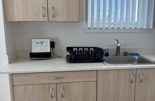 Old San Leandro Apartment | 2-bedroom apartment in peaceful San Leandro with AC, WiFi