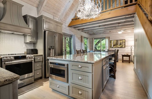 Big Cedars Cabin | 2-bedroom Treehouse cabin at Branson Cedars Resort, only Sept 26-Oct 3, 2026!