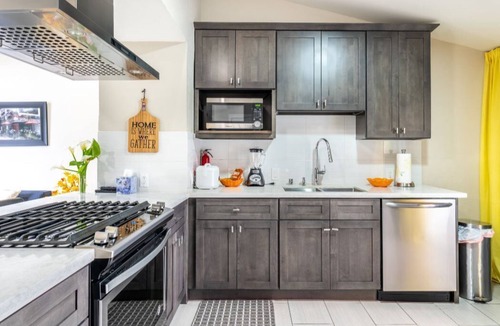Menlo Park House | 2 Beds, 1 Bath, Kitchen private space, Furnished Stanford, Palo Alto, Menlo Park