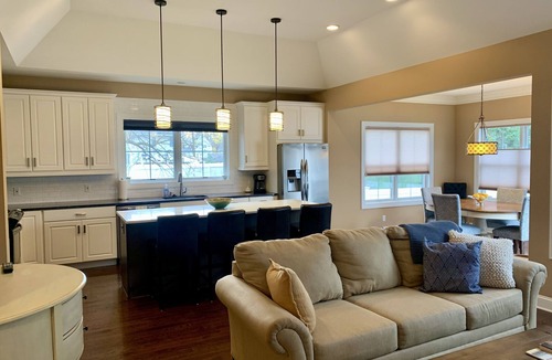 Saratoga Springs House | 2 Blocks to Saratoga Race Track!