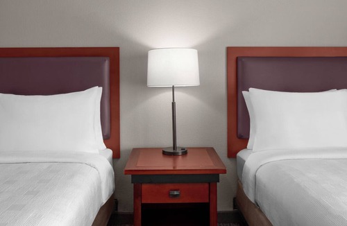 Downtown Hotel | 2 Cozy Suites Ideal for Groups doing business or visits - Balcony, Full Kitchen