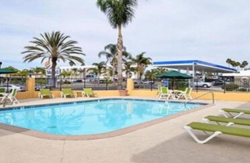 Loma Alta Apartment | 2 Full Beds Non-Smoking