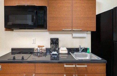 Lithia Springs Hotel | 2 Fully Equipped Rooms – Ideal for Families & Extended Stays in One Booking
