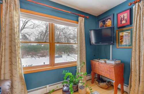 New North End Apartment | 2 Mi to Main Street! Cozy Burlington Guest Suite