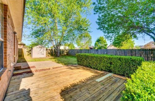 Conway House | 2 Mi to UCA: Group Getaway w/Private Yard!