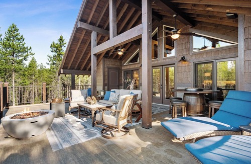 West Glacier House | 2 Miles to Going-to-the-Sun Road - Glacier NP – 8 Private Wooded Acres – Hot Tub