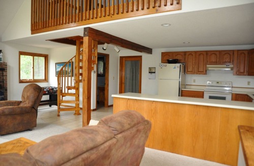 Eidelweiss Village Ski Chalet | 2 min WALK to BEACH!Summer Escape!Relax,hike,swim,shop.NConway/Eidelweiss.