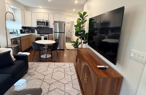 West End Apartment | #2 Richards Ave Cozy Brand New 1BR apt half mile CASV
