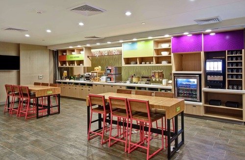 Mechanicsburg Hotel | 2 Spacious Studio Units l Escape w/Indoor Pool, BBQ Area & Free Breakfast