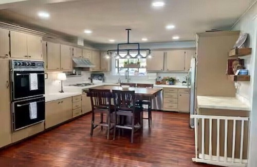 Greers Ferry House | 2 Story lakefront home- on the Narrow's of Greers Ferry Lake