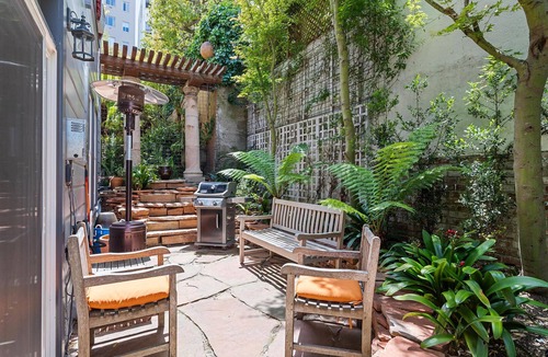 Russian Hill Apartment | 2026 New Listing! Gorgeous Russian Hill 2BR Flat with Bay Views.