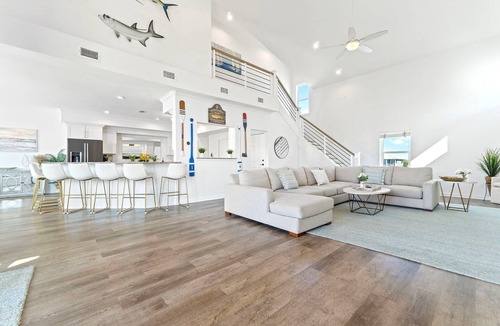 Toilla Segunda House | 20ft Beach Access, Sleeps 31, Pool, Bikes, Basketball,Ping Pong,2 Kitchens, Pets