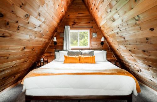 Roscoe House | 25-Acre Private Retreat w UTV, Hot Tub, Fire Pit, Trails & Stunning Views