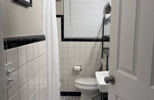 College Park House | 2ba/1bd - College Park, Orlando. Minutes from ORMC & Advent Health Hospitals